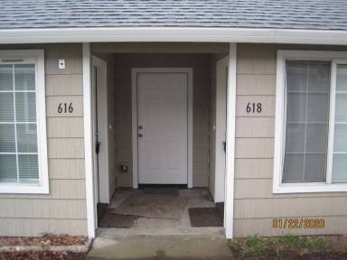 Main picture of 616 E 9th St