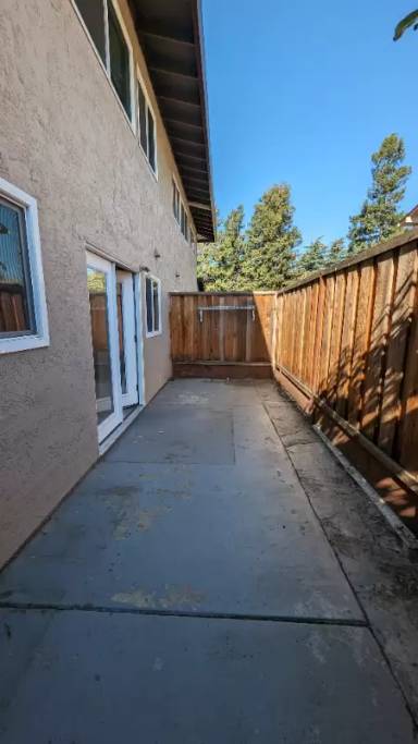Main picture of 320 Franciscan Ct