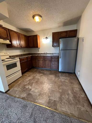 Main picture of 1621 Carriage Hill Dr