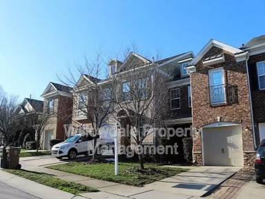 Main picture of 215 Lone Star Way
