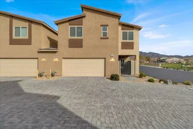 Main picture of 7481 Moonglade St
