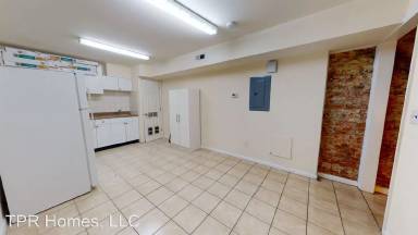 Main picture of 1713 W Berks St