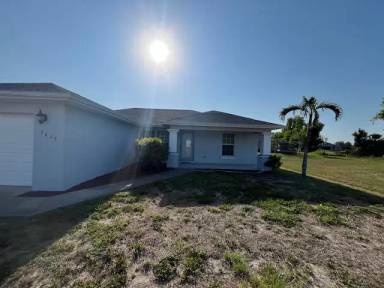 Main picture of 3617 NE 8th Pl