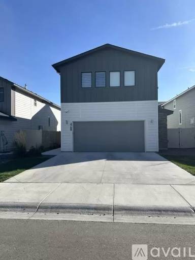 Main picture of 2789 E Jasmine St