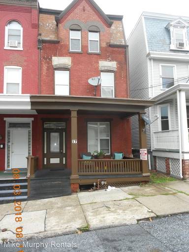 Main picture of 17 N 4th St