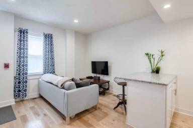 Main picture of 2532 Grays Ferry Ave