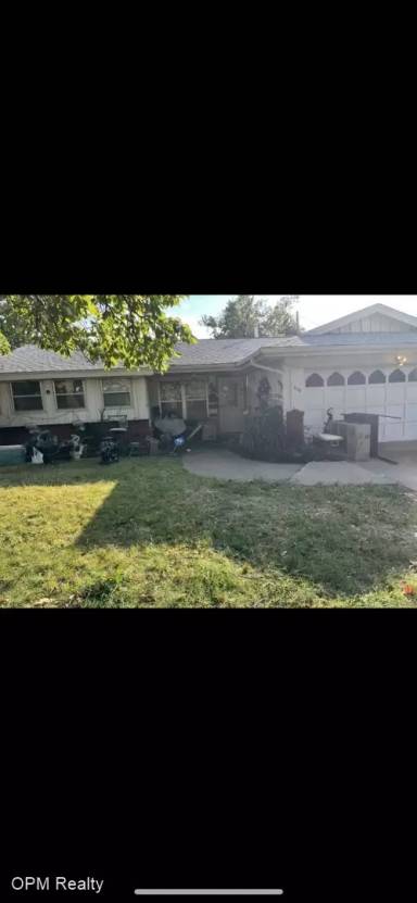 Main picture of 536 SW 61st Ter