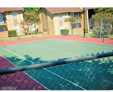 Main picture of 3329 Country Club Dr W