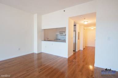 Main picture of State Square Apartments