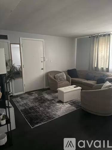 Main picture of 6637 N California Ave