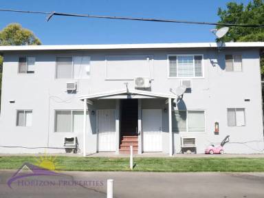 Main picture of 1617 Arcade Blvd
