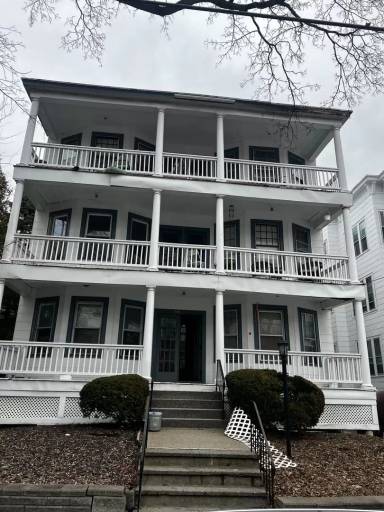 Main picture of 921 Park Ave