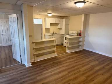 Main picture of 15 South Stewart Street - A
