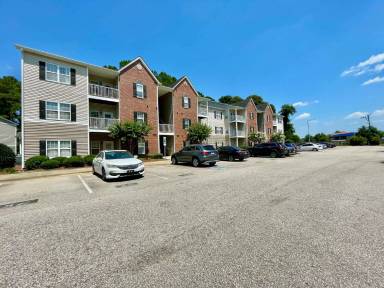 Main picture of 635 Marshtree Ln