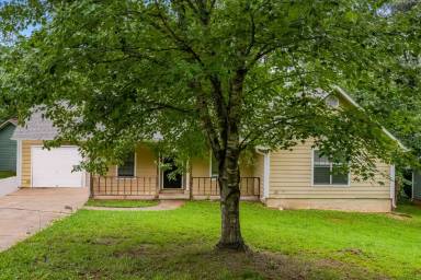 Main picture of 116 Adrian Dr