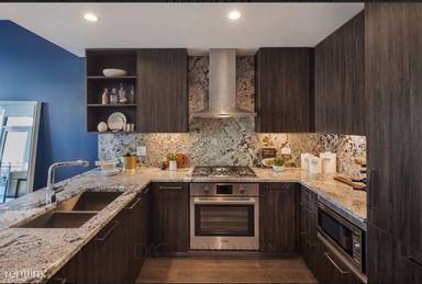 Main picture of 340 West Superior Condos