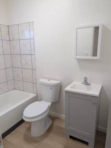 Main picture of 134 W 111th Pl