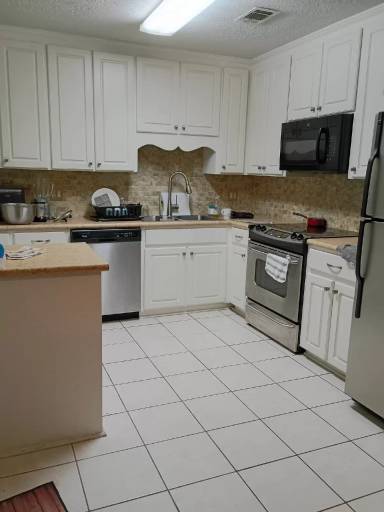 Main picture of 902 E Magnolia Ave