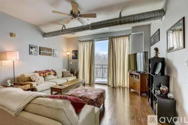 Main picture of 2080 N Commerce St