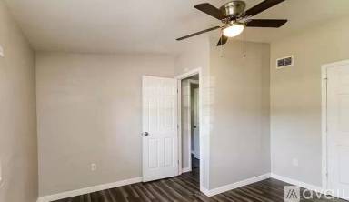Main picture of 1003 W 14th St