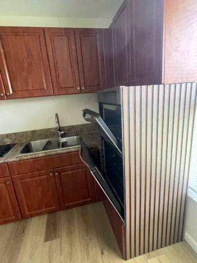 Main picture of 2704 Park Dr