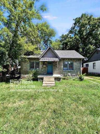 Main picture of 925 W Eastland Ave