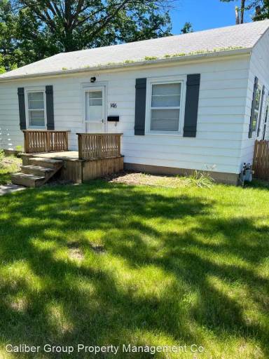 Main picture of 1416 W 11th St