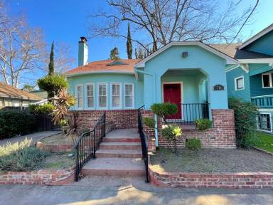 Main picture of 711 30th St