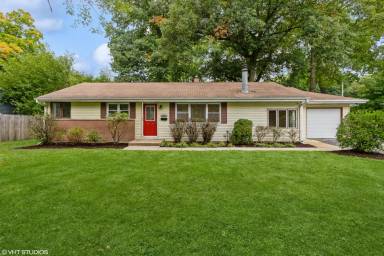 Main picture of 16070 W Des Plaines Dr