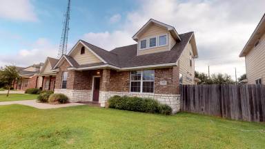Main picture of 2493 Horse Shoe Dr