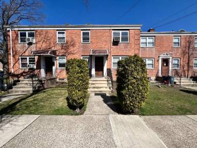 Main picture of 19403 37th Ave