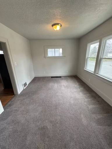 Main picture of 1309 Eckart St