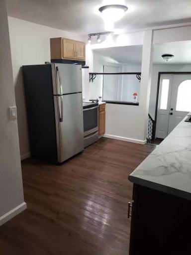 Main picture of 315 W Juneau St
