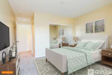 Main picture of 330 S Farmer Avenue Apartments