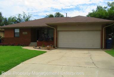 Main picture of 2824 Lakeside Dr