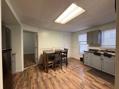 Main picture of 45 School St