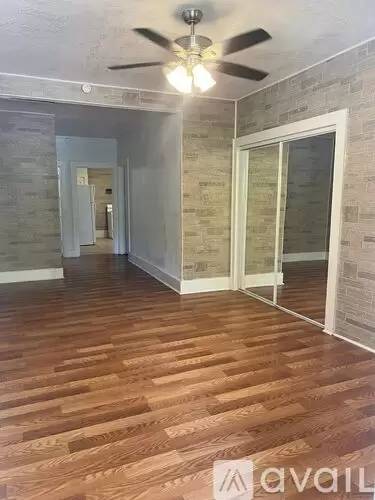 Main picture of 408 College St