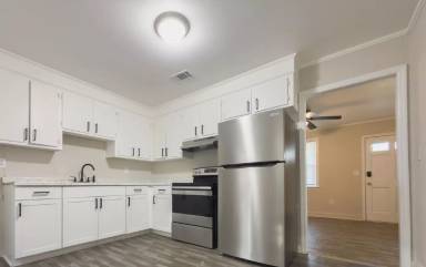 Main picture of 1537 N Avalon Cir