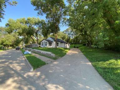 Main picture of 3515 Athlone Ave