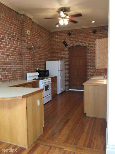 Main picture of 216 1st St