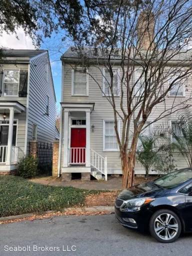 Main picture of 520 E Taylor St