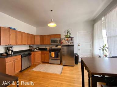 Main picture of 2335 W Thomas St