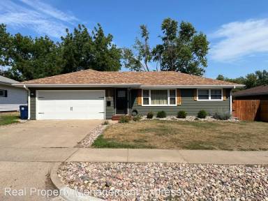 Main picture of 2408 S Holly Ave