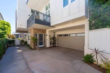 Main picture of 2204 Harriman Ln
