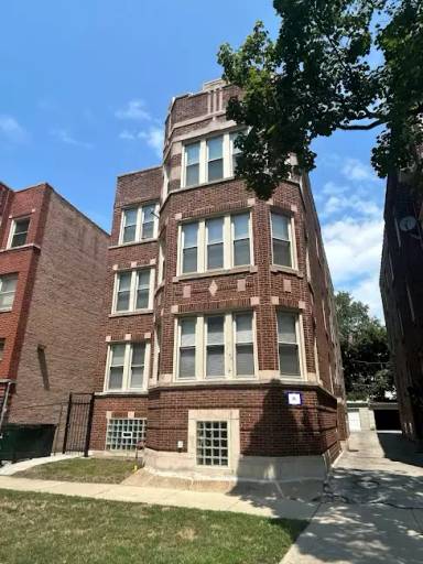 Main picture of 1948 E 72nd Pl