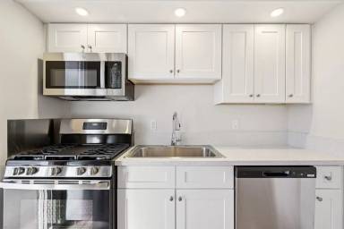 Main picture of Prairie Glen Apartments