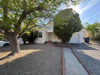 Main picture of 210 Carlisle Blvd SE