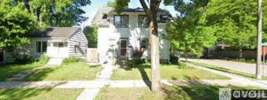 Main picture of 4500 33rd Ave S