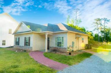 Main picture of 457 Martin Ave