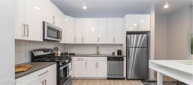 Main picture of 330 S Wells
